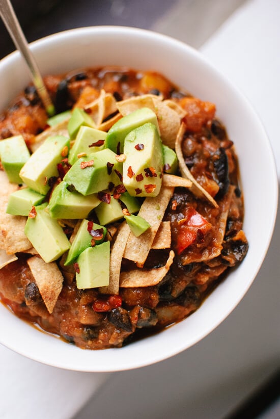 Chipotle butternut squash chili recipe, perfect for game days and cold days! - cookieandkate.com