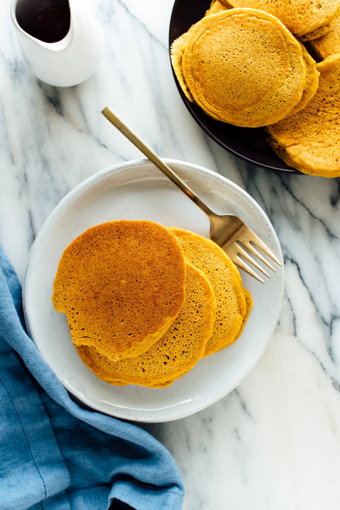 Super delicious whole wheat pumpkin pancakes (no one will know that they're healthy)