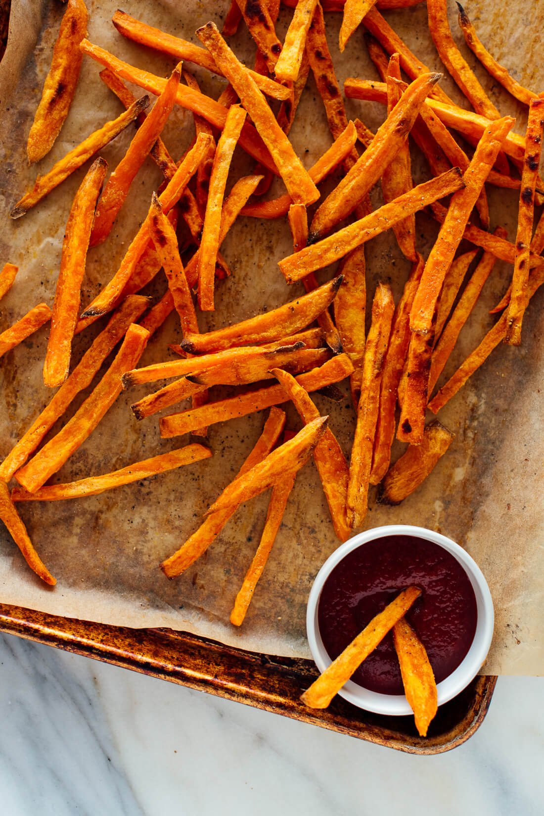 crispy baked sweet potato fries with ketchup 1