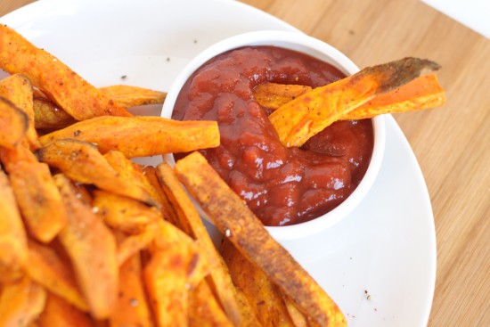 Crispy sweet potato fries recipe by Cookie and Kate