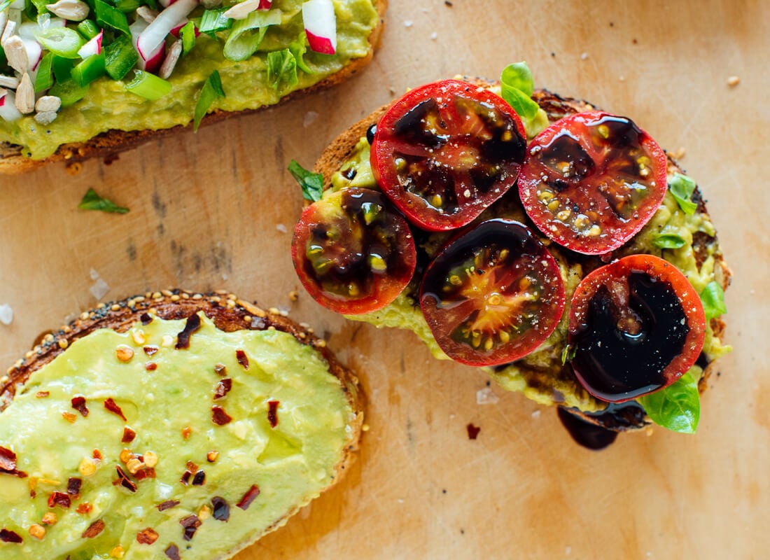 avocado toast with tomatoes, balsamic vinegar and basil