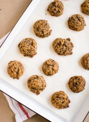 naturally sweetened, gluten-free chocolate chip cookies