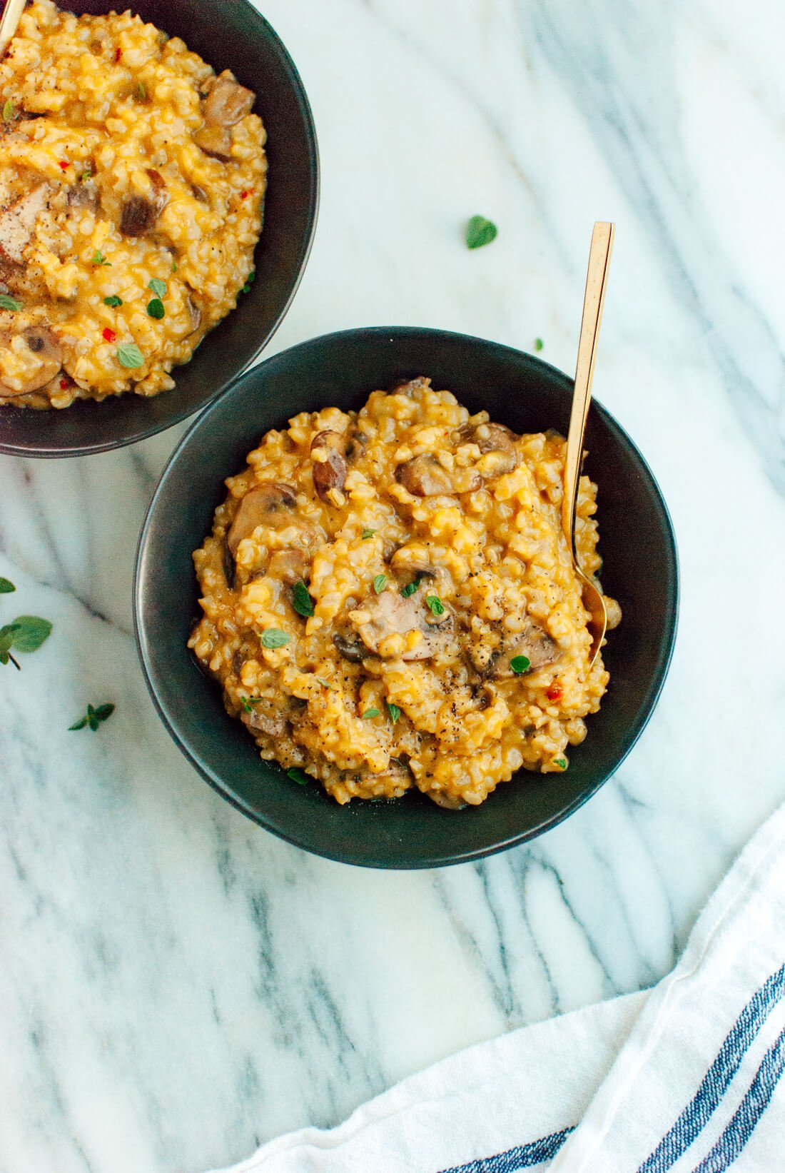The easiest brown rice risotto made with mushrooms!