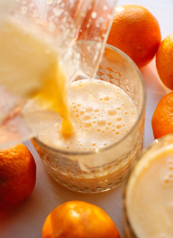Super simple and healthy clementine smoothie recipe - cookieandkate.com