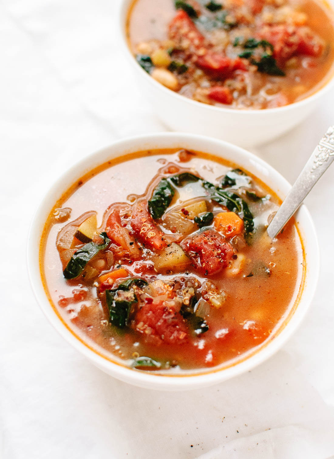 This quinoa vegetable soup makes great leftovers for lunch! It's easy to make and good for you, too. cookieandkate.com