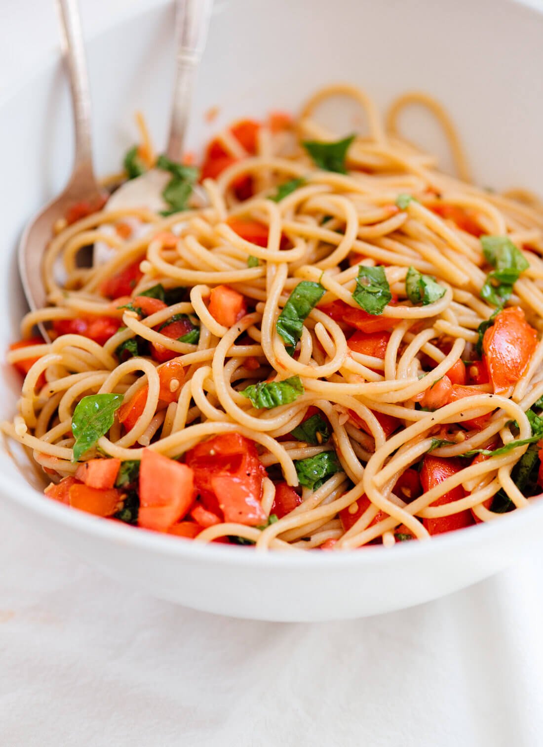 Spaghetti with fresh tomato sauce, perfect for those ripe summer tomatoes!