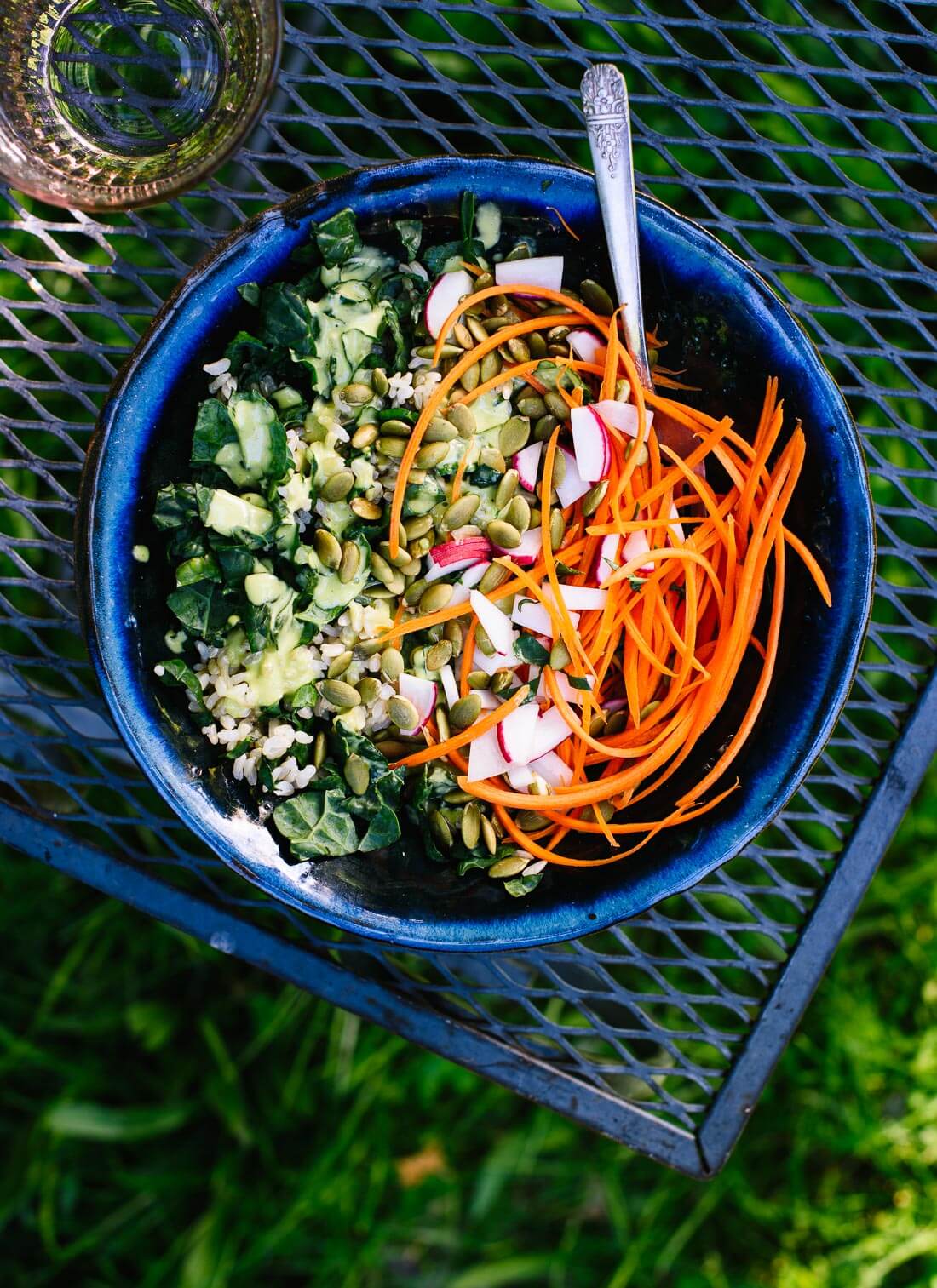 Here's how to throw together a wholesome meal-in-a-bowl salad (the trick is the dressing!) - cookieandkate.com
