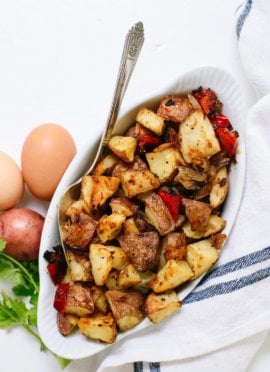 Amazing crispy roasted breakfast potatoes (also called home fries!). They are absolutely delicious, easy to make, and healthier than fried potatoes! #breakfast