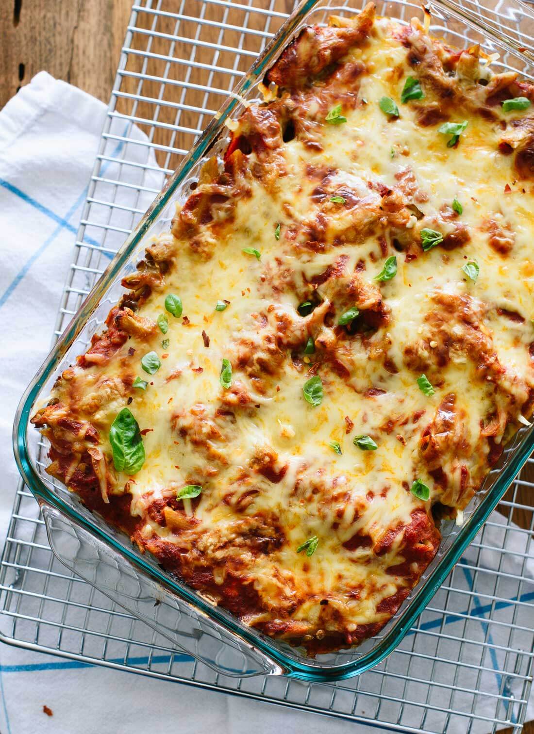This vegetarian baked ziti recipe is absolutely delicious. Everyone will love this easy weeknight dinner option. cookieandkate.com