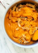 This creamy pumpkin marinara recipe tastes indulgent, but it's full of vegetables! #vegetarian