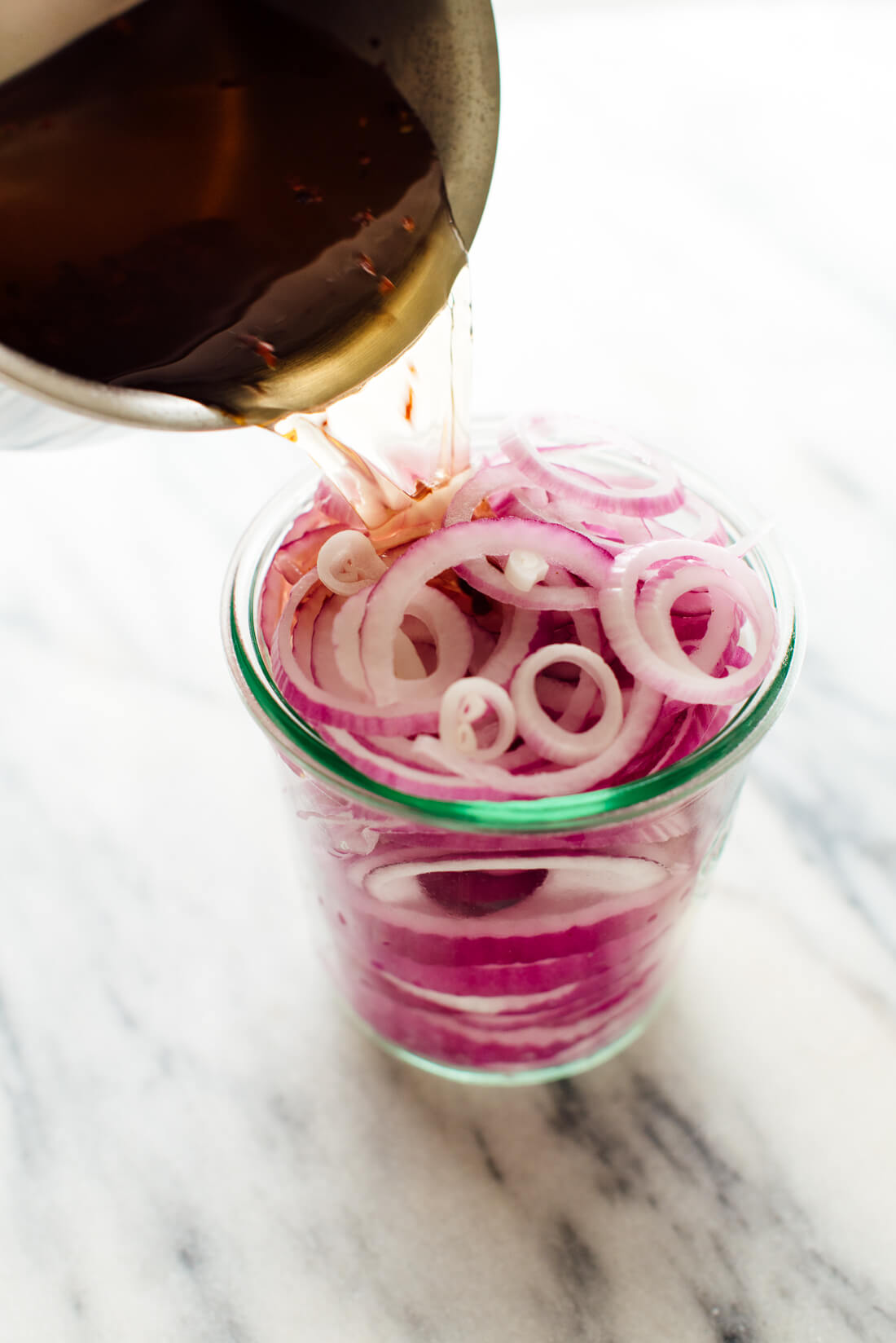 how to make quick-pickled onions