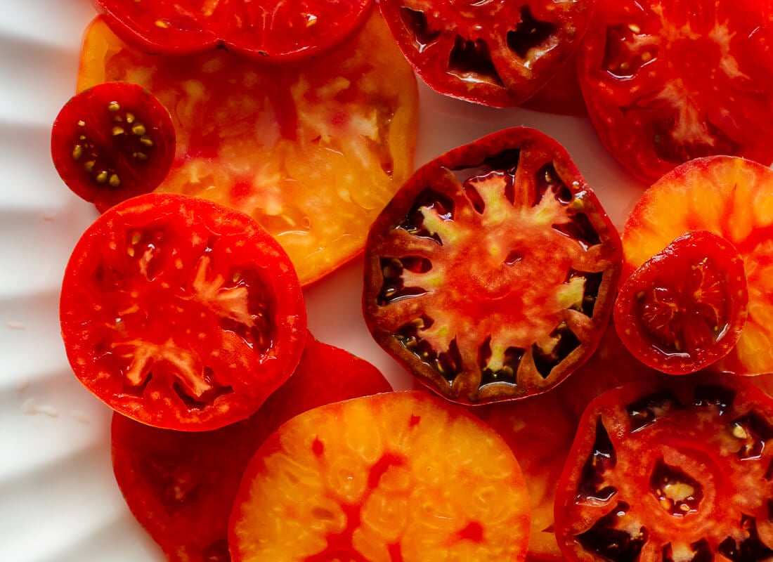 heirloom tomato slices