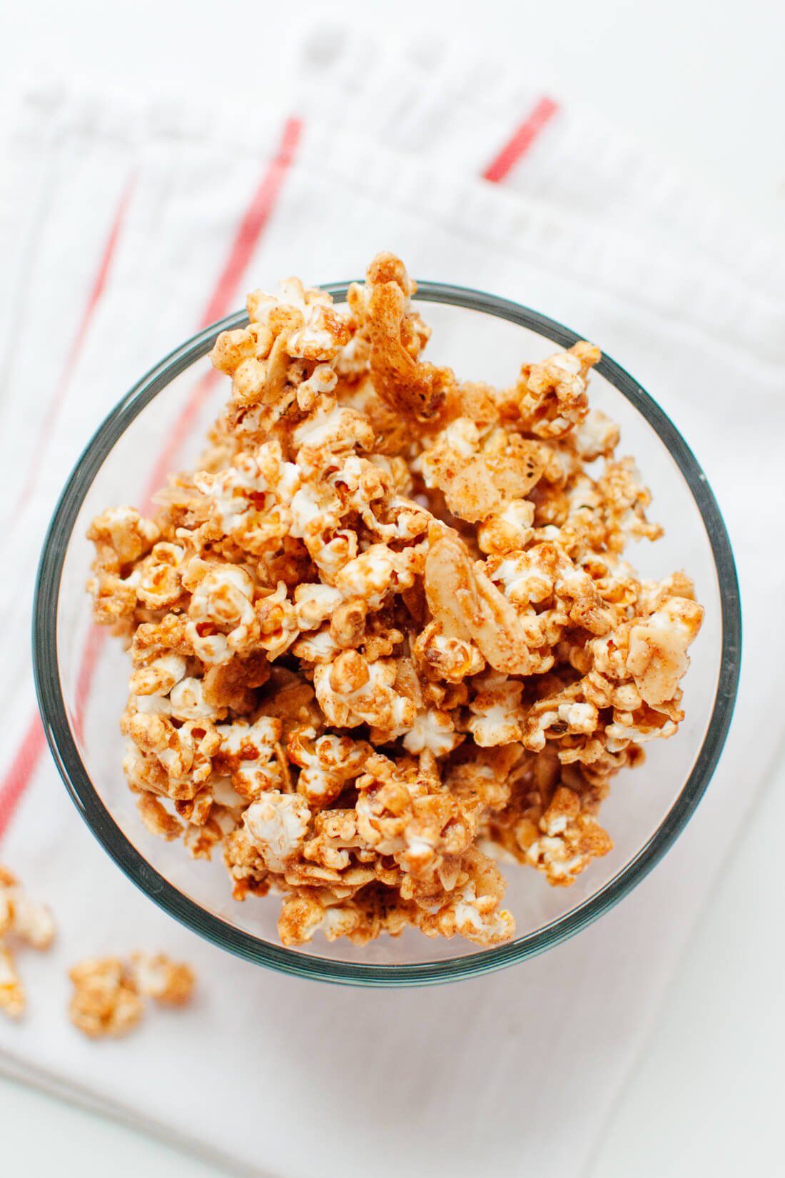 Vegan caramel popcorn made with maple syrup and almond butter!