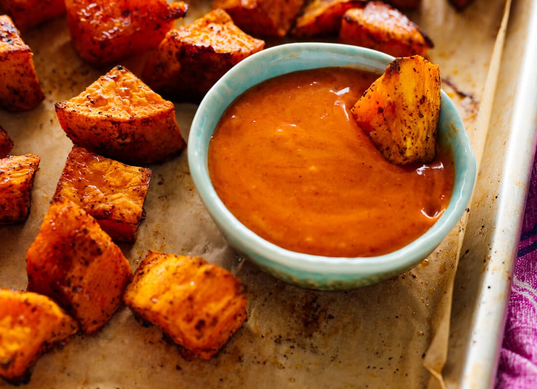 roasted sweet potatoes with dipping sauce